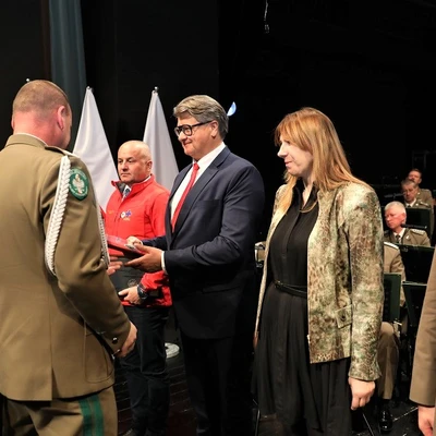 Leśny Zakład Doświadczalny w Krynicy-Zdroju wyróżniony przez Karpacki Oddział Straży Granicznej - uczestnicy wydarzenia