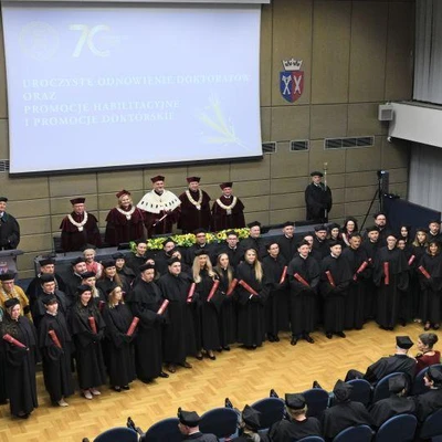 19 maja 2023 r.; Promocje habilitacyjne i doktorskie, odnowienie doktoratu,