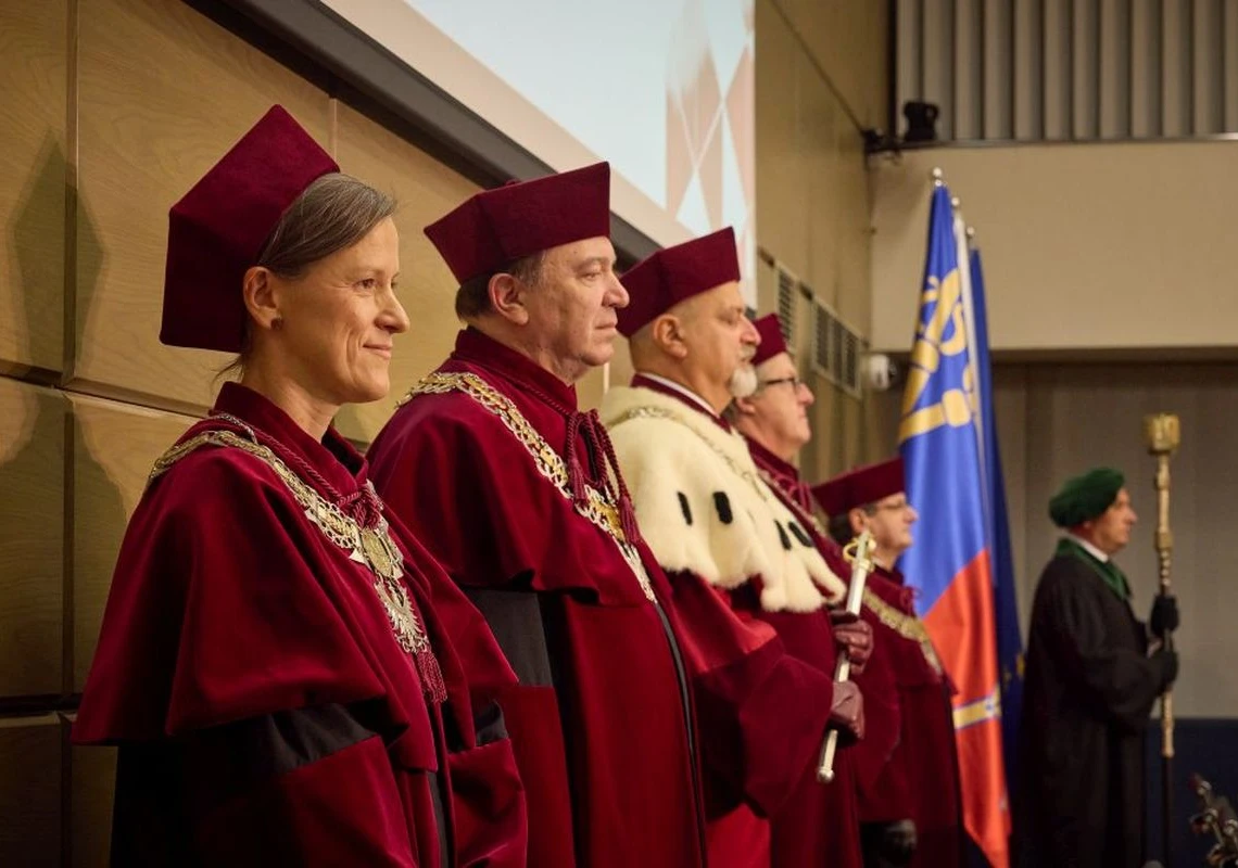 Uroczysta Inauguracja 72. Roku Akademickiego 2024/2025 Na Uniwersytecie ...