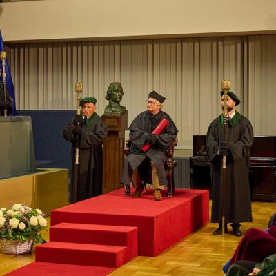 Nadanie tytułu doktora honoris causa Jerzemu Zawistowskiemu, profesorowi Uniwersytetu Kolumbii Brytyjskiej w Vancouver