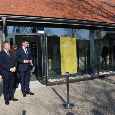 Uroczyste otwarcie wyremontowanego zespołu folwarcznego UR