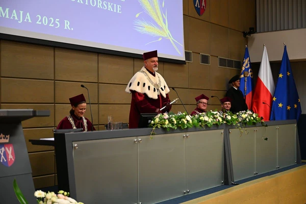 Uroczyste promocje doktorów habilitowanych i doktorów oraz odnowienie doktoratów w Uniwersytecie Rolniczym w Krakowie, fot. 30