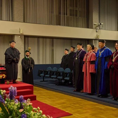 Nadanie tytułu doktora honoris causa Jerzemu Zawistowskiemu, profesorowi Uniwersytetu Kolumbii Brytyjskiej w Vancouver