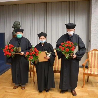 18 czerwca 2021 r., Promocje doktorskie i habilitacyjne - cz. 1. Rozpoczęcie uroczystości i odnowienie doktoratów