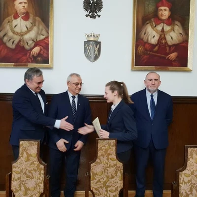 Rozdanie stypendiów z Własnego Funduszu Stypendialnego dla Studentów UR, Fundacji UR oraz Nagród Rektora dla Studentów i Doktorantów z Funduszu Promocji i Wychowania UR w Krakowie