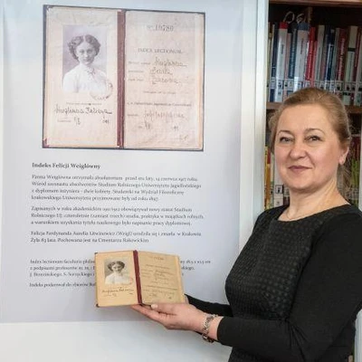 Wernisaż wystawy w Bibliotece Głównej - Wybrane przedmioty z kolekcji Muzeum UR